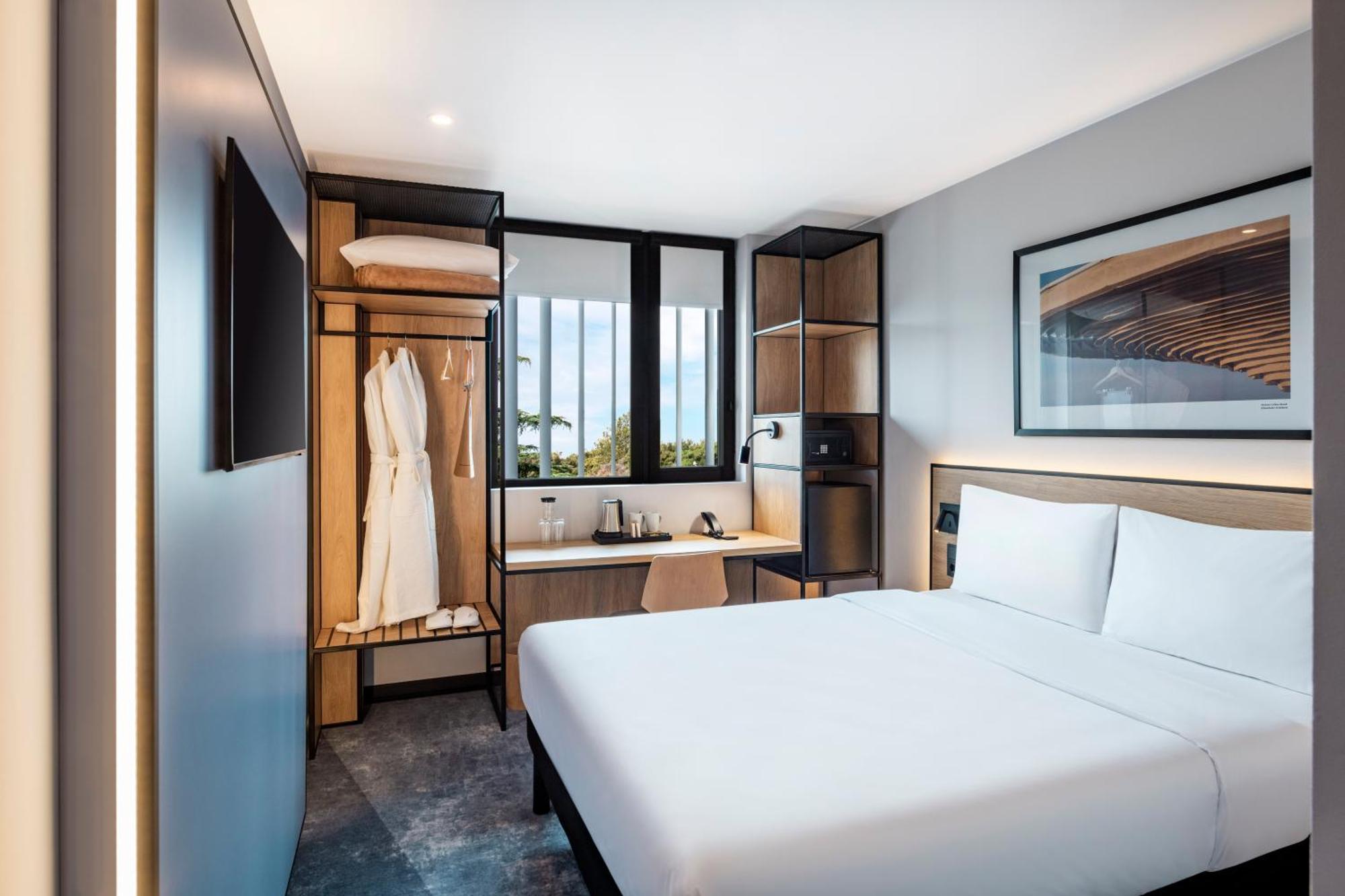 Ibis Tbilisi Airport Hotel Ngoại thất bức ảnh