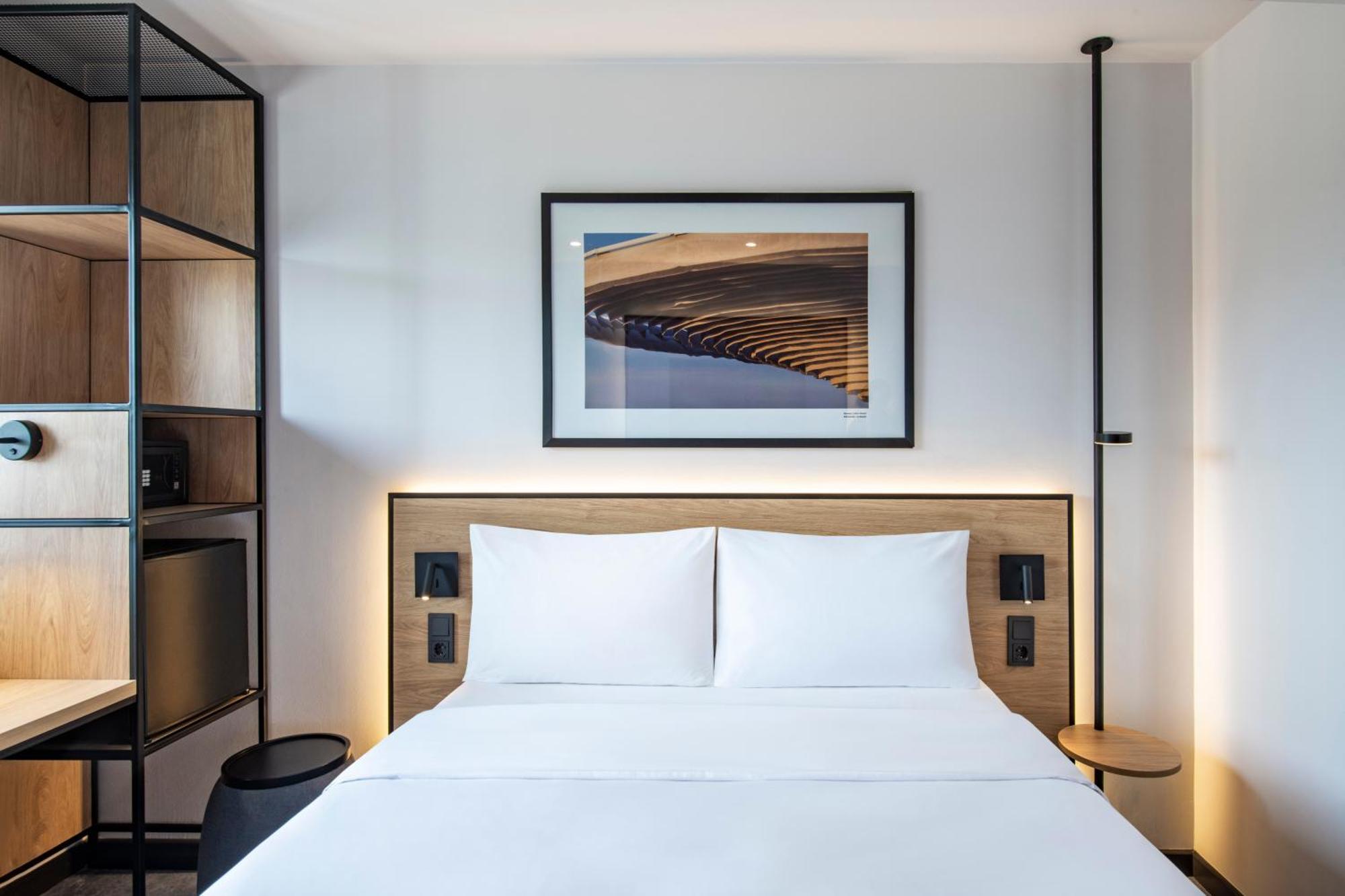 Ibis Tbilisi Airport Hotel Ngoại thất bức ảnh