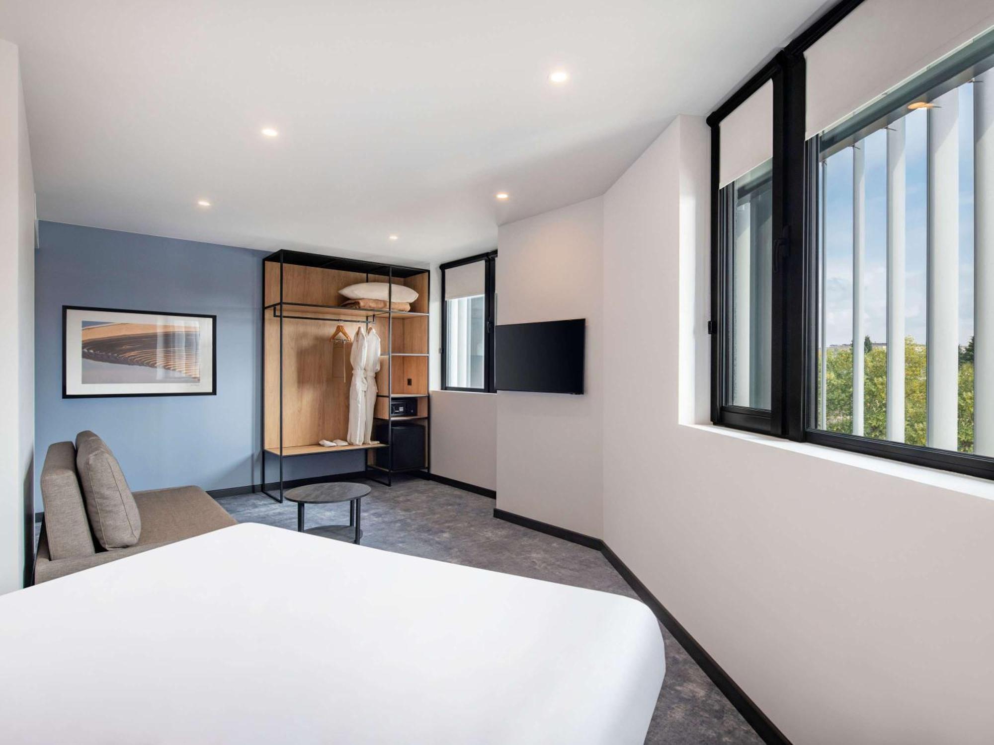 Ibis Tbilisi Airport Hotel Ngoại thất bức ảnh