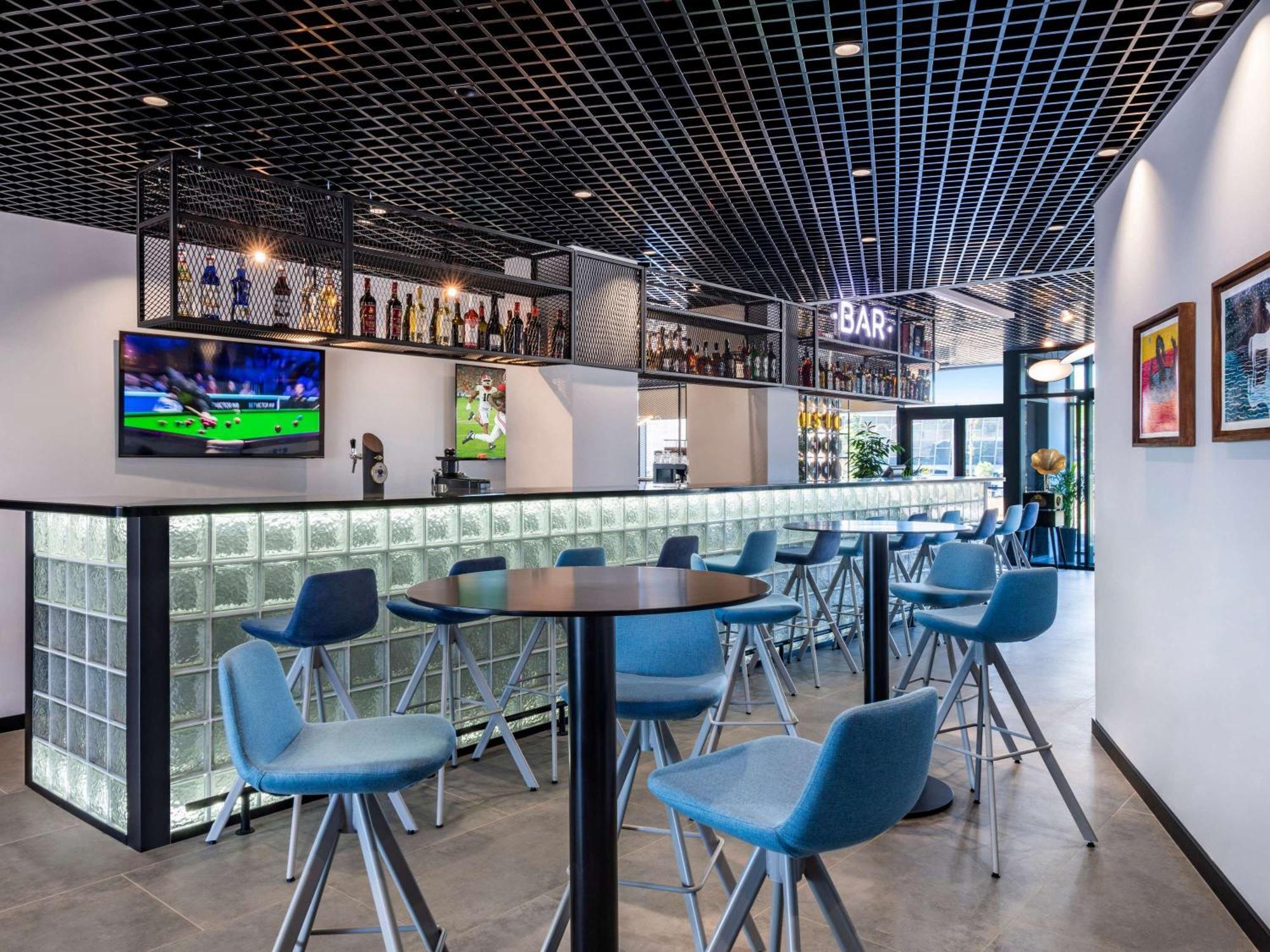 Ibis Tbilisi Airport Hotel Ngoại thất bức ảnh