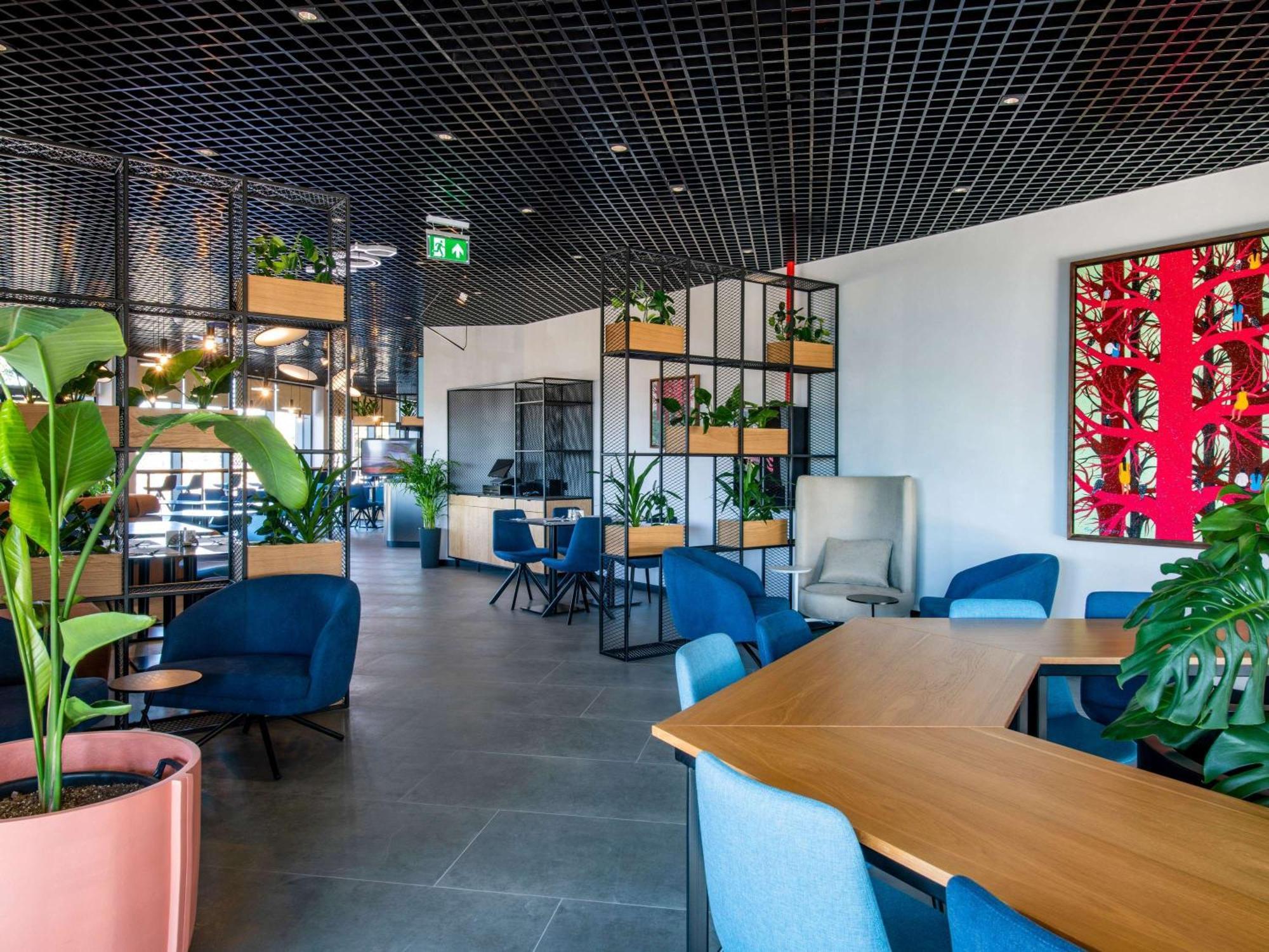 Ibis Tbilisi Airport Hotel Ngoại thất bức ảnh