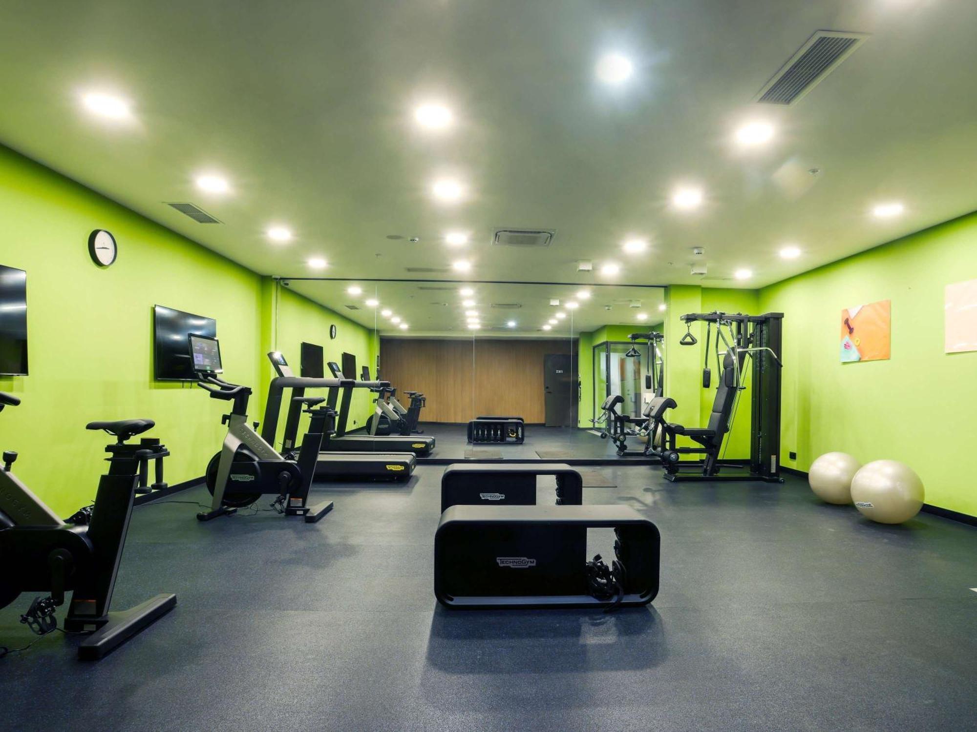 Ibis Tbilisi Airport Hotel Ngoại thất bức ảnh